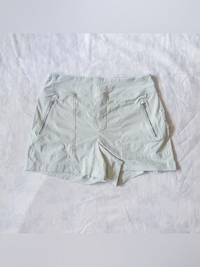 Athleta Trekkie North Mid Rise 3.5” Short (Size: 6)